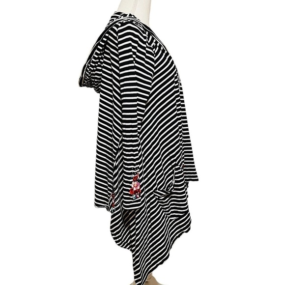 JOHNNY WAS BLACK AND WHITE HOODED OPEN CARDIGAN SIZE MEDIUM - Picture 9 of 11